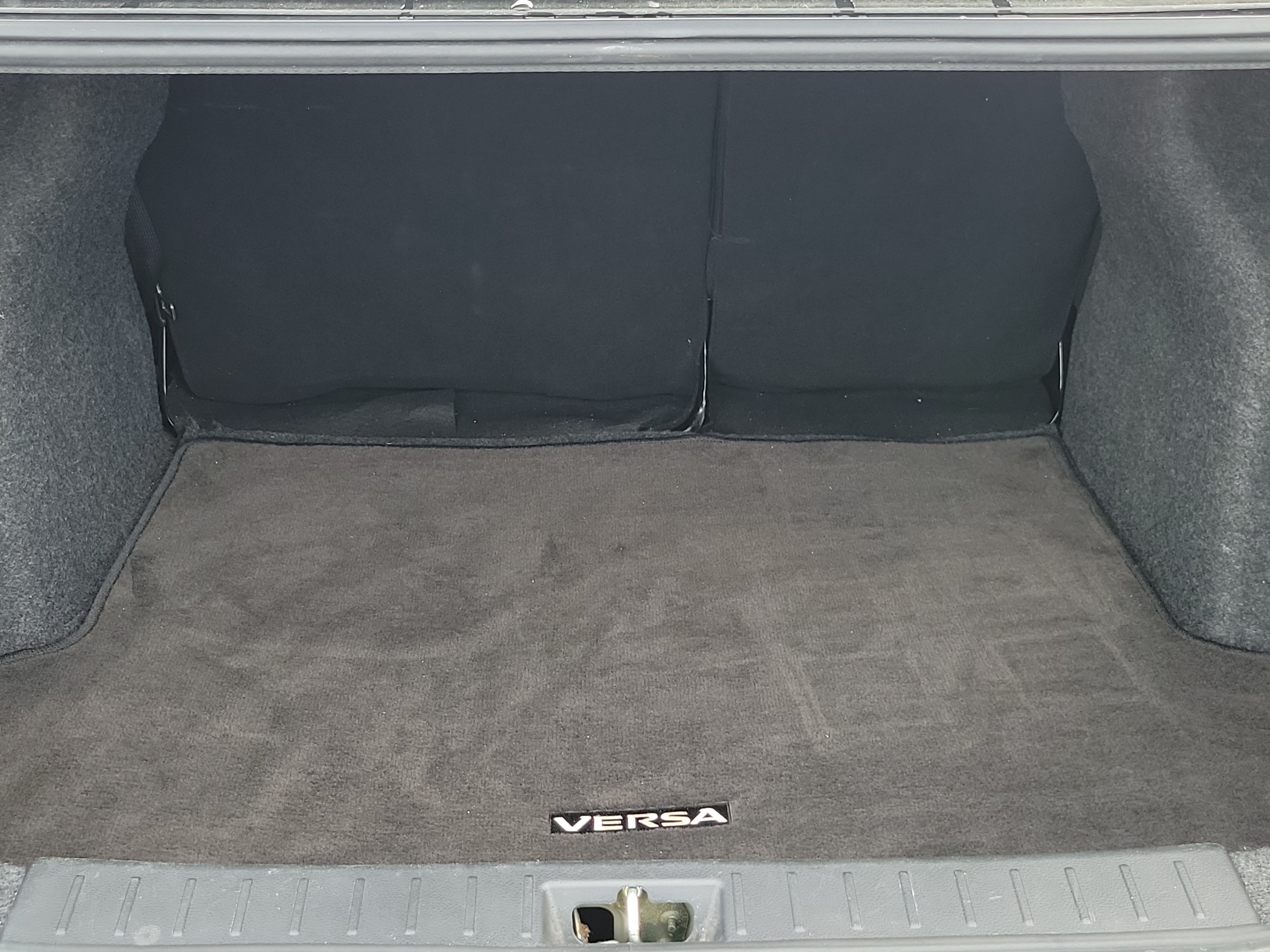 Used 2024 Nissan Versa SV FWD image 7