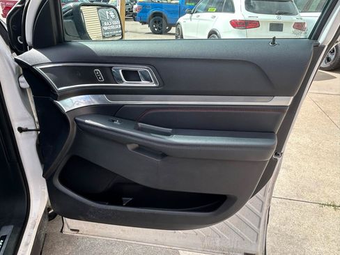 Used 2019 Ford Explorer Sport w/ Equipment Group 401A AWD/4WD image 19