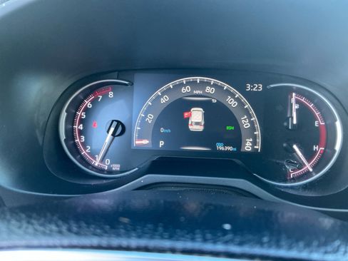 Used 2019 Toyota RAV4 Limited image 10