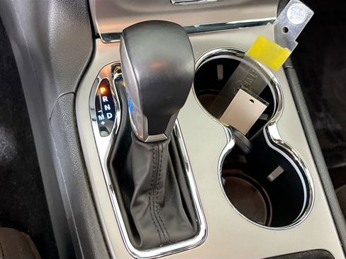 Used 2022 Jeep Grand Cherokee Laredo E w/ Security & Convenience Group image 16