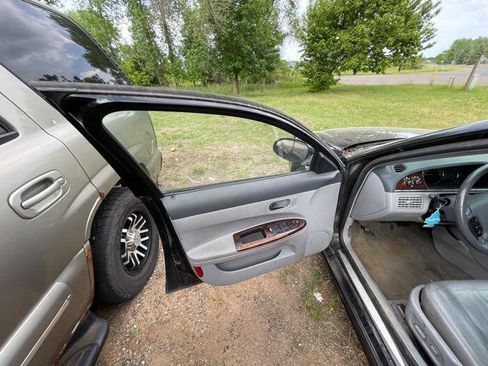 Used 2006 Buick LaCrosse CXS w/ Driver Confidence Package FWD image 21