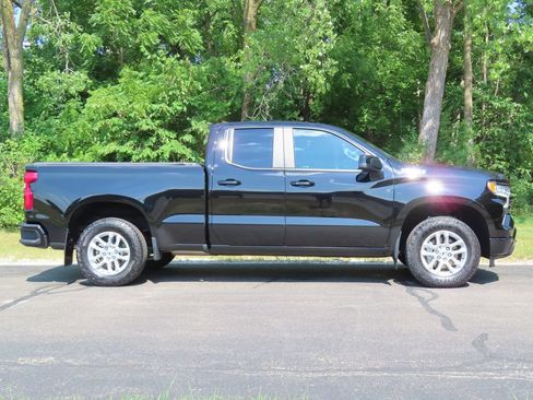 Certified 2024 Chevrolet Silverado 1500 RST w/ Convenience Package II AWD/4WD image 2