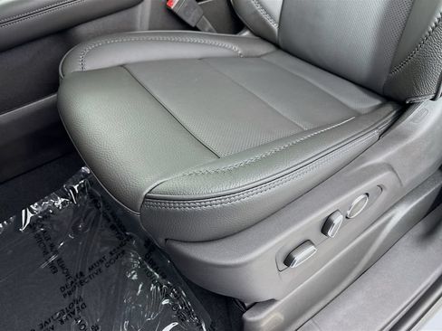 New 2026 GMC Yukon Denali w/ Denali Reserve Package AWD/4WD image 19