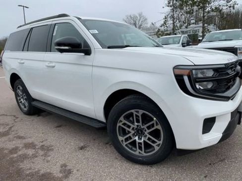 New 2026 Ford Expedition Active image 8