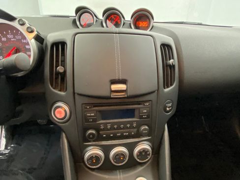 Used 2020 Nissan 370Z Coupe RWD image 27