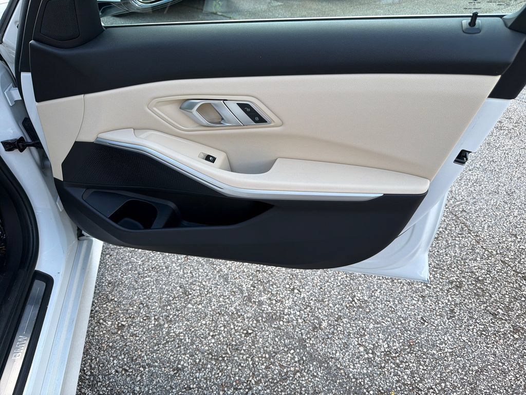 Used 2021 BMW 330i Sedan w/ Convenience Package RWD image 14