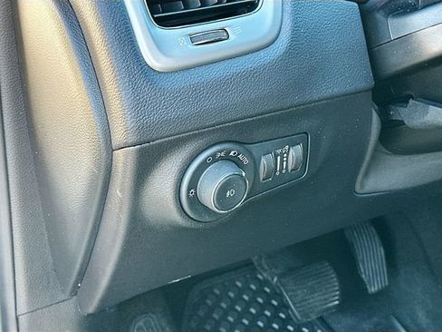 Used 2018 Jeep Compass Latitude w/ Cold Weather Group image 10