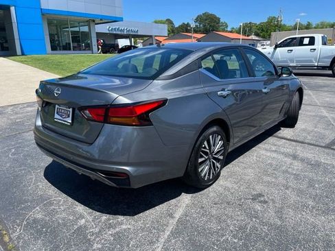 Used 2025 Nissan Altima 2.5 SV FWD image 7