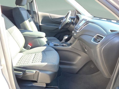 Used 2024 Chevrolet Equinox LT image 19