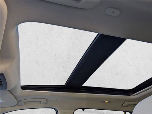 Used 2024 Nissan Rogue SL w/ SL Premium Package image 16