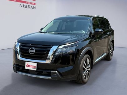 New 2025 Nissan Pathfinder Platinum w/ Lighting Package (N92)
