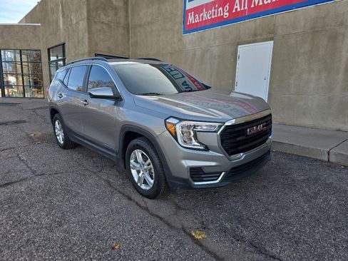 Used 2023 GMC Terrain SLE w/ Driver Convenience Package image 6