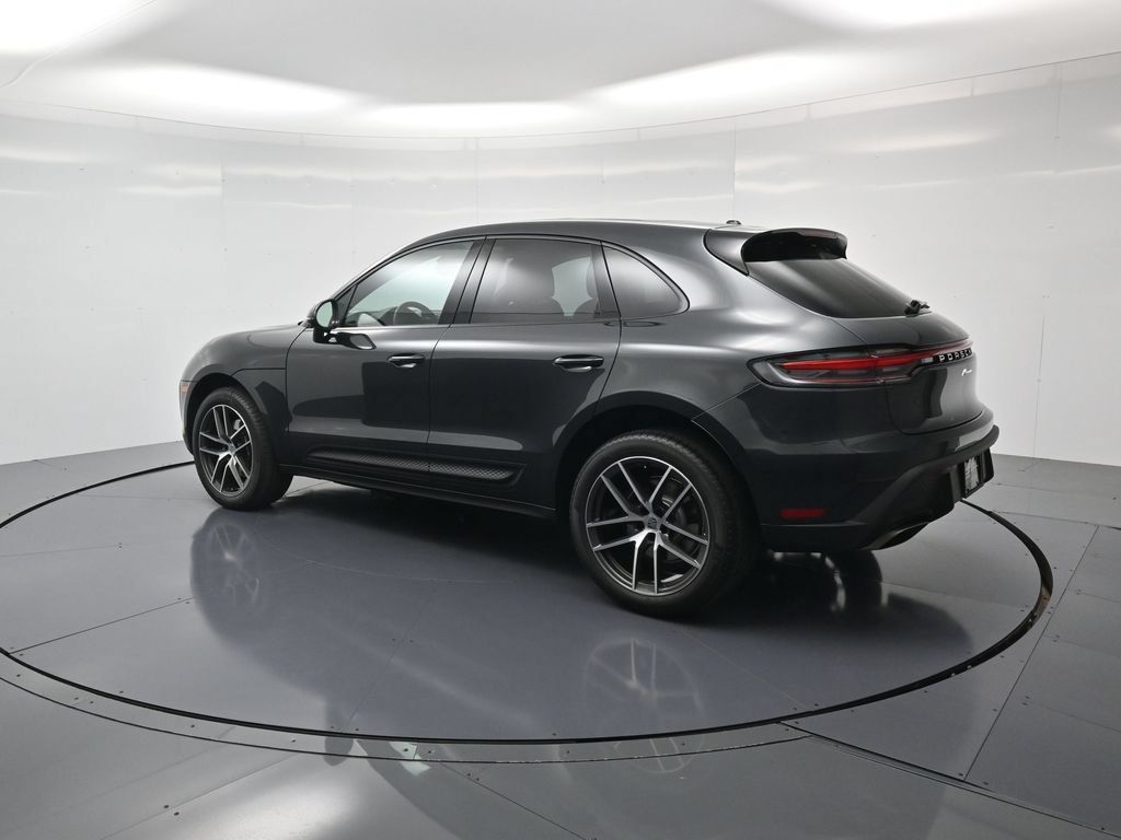 Used 2026 Porsche Macan AWD/4WD image 3