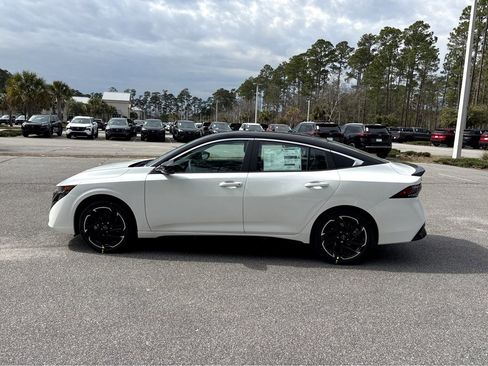 New 2026 Nissan Sentra SR w/ Floor Mat Package image 29