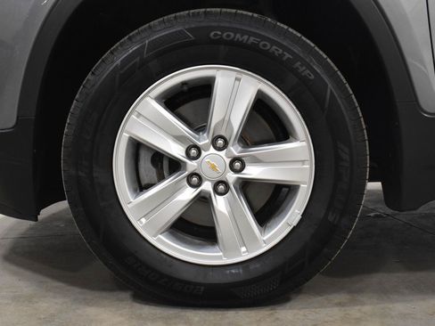 Used 2019 Chevrolet Trax LT w/ LT Convenience Package AWD/4WD image 30