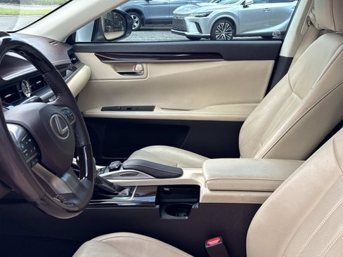 Used 2017 Lexus ES 350 w/ Luxury Package FWD image 15