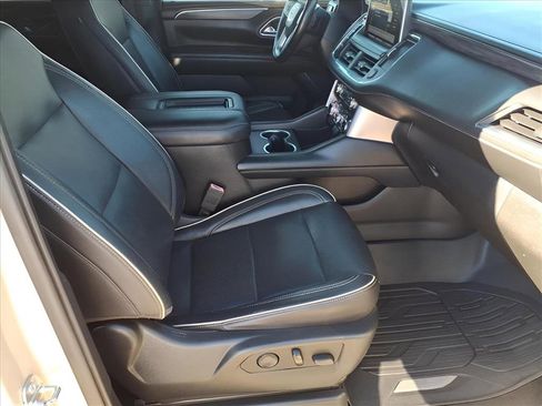 Used 2021 GMC Yukon SLT w/ SLT Luxury Plus Package image 18