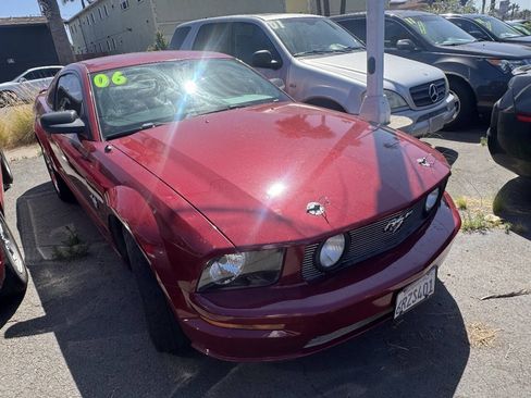 Used 2006 Ford Mustang GT Premium RWD image 1