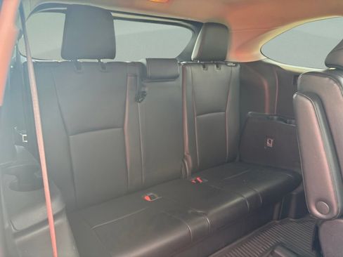 Used 2023 Toyota Highlander XLE FWD image 22