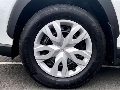 Used 2024 Toyota Corolla Cross L image 8