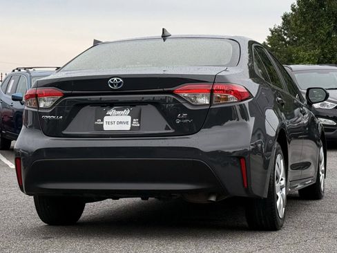 Used 2025 Toyota Corolla LE FWD image 5
