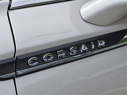 Used 2022 Lincoln Corsair AWD w/ Premium Package image 32