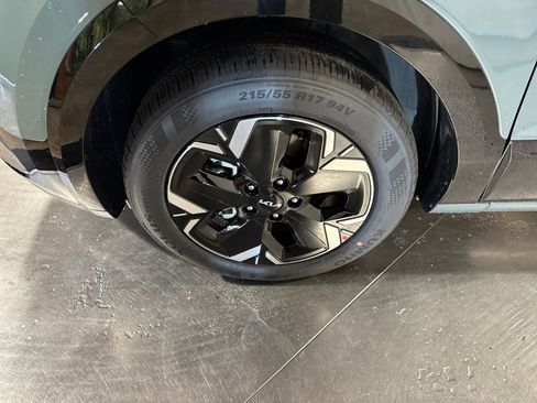 New 2026 Kia Niro Wind image 2