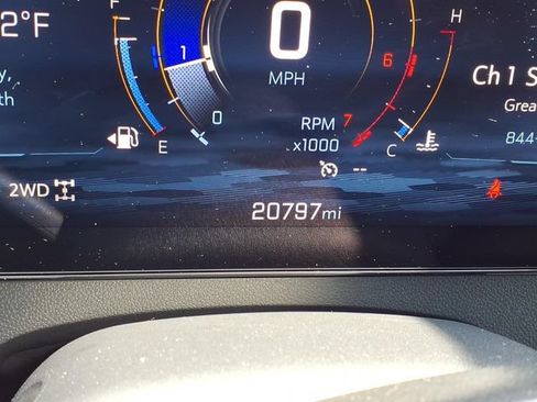 Used 2025 Chevrolet Traverse LT AWD/4WD image 37