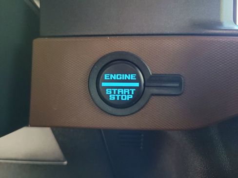 Used 2024 Ford Bronco Outer Banks AWD/4WD image 32
