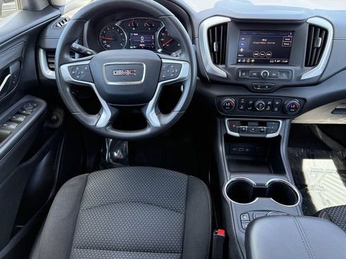 Used 2023 GMC Terrain SLE w/ Driver Convenience Package FWD image 9