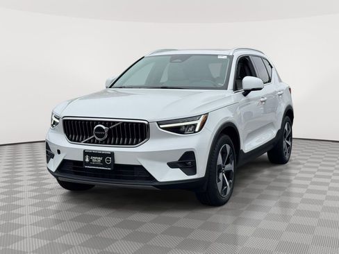 Certified 2023 Volvo XC40 B5 Plus w/ Protection Package Premier AWD/4WD image 2