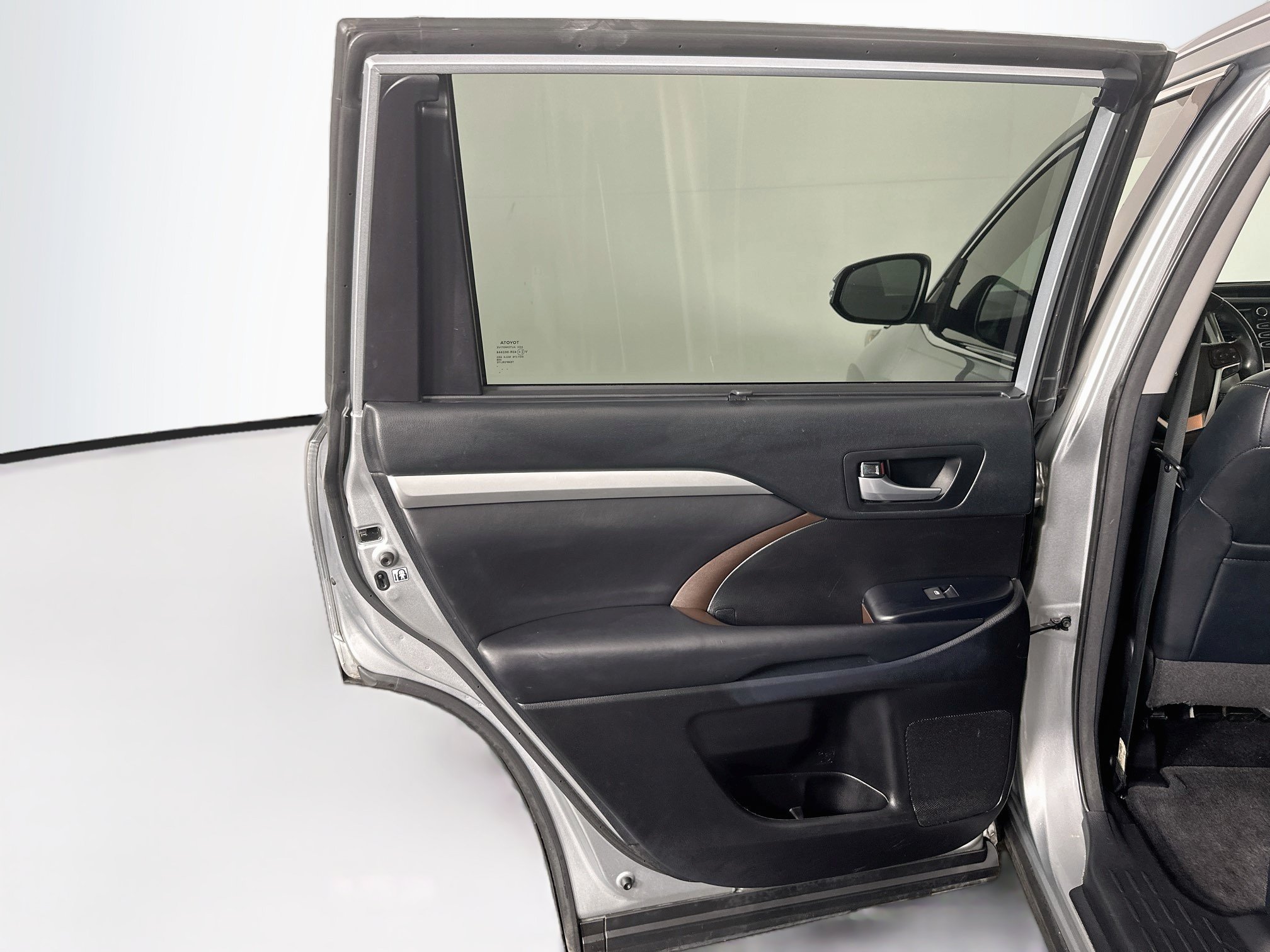 Used 2018 Toyota Highlander XLE FWD image 27