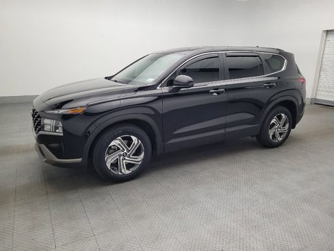 Used 2023 Hyundai Santa Fe SE image 2