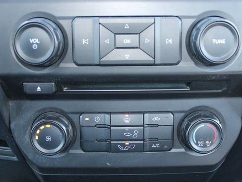 Used 2018 Ford F150 XL w/ Equipment Group 101A Mid image 25