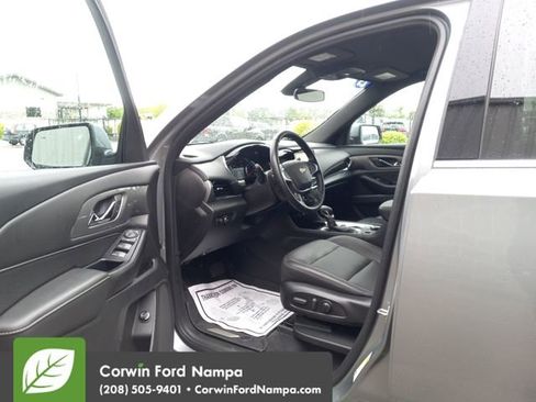 Used 2023 Chevrolet Traverse LT w/ LPO, Floor Liner Package AWD/4WD image 9