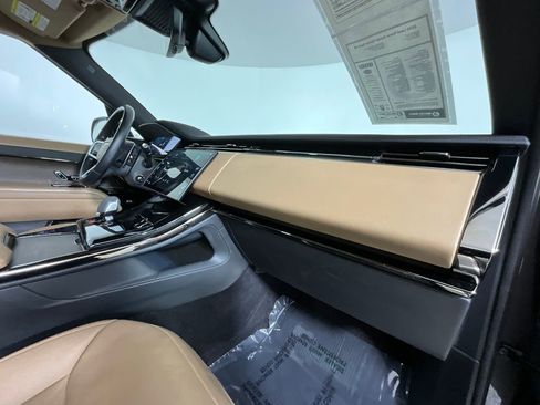 Certified 2024 Land Rover Range Rover Sport SE AWD/4WD image 19