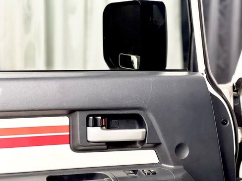 Used 2014 Toyota FJ Cruiser 4WD image 34