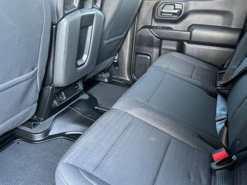 Used 2022 Chevrolet Silverado 1500 Custom image 9