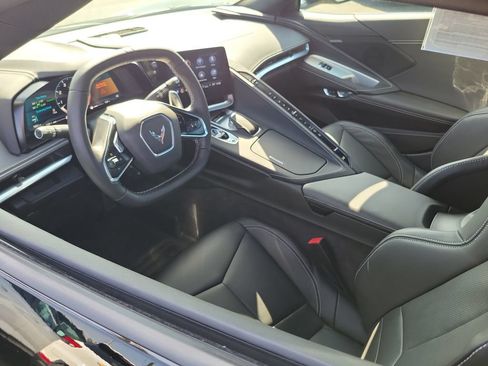 Used 2023 Chevrolet Corvette Stingray Convertible w/ 1LT RWD image 3