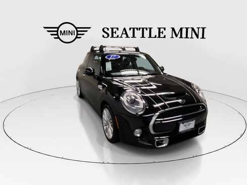 Used 2017 MINI Cooper S image 2