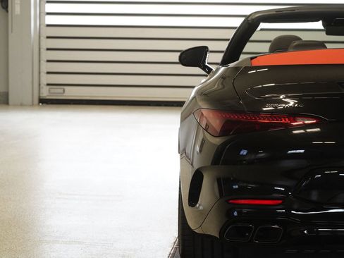 Used 2024 Mercedes-Benz SL 55 AMG 4MATIC w/ Driver Assistance Package image 12