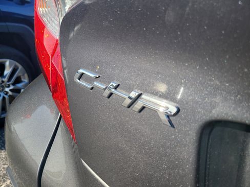Used 2021 Toyota C-HR Limited FWD image 12