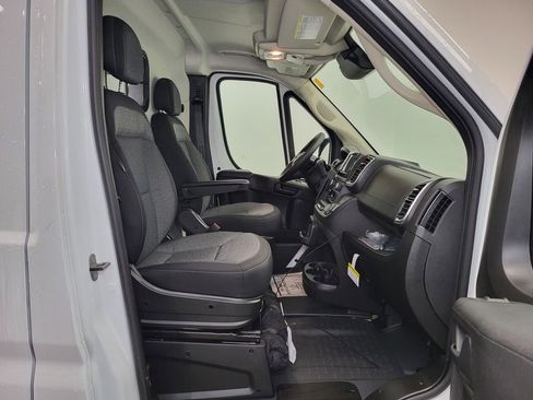 New 2026 RAM ProMaster 2500 w/ Quick Order Package 22G SLT image 11