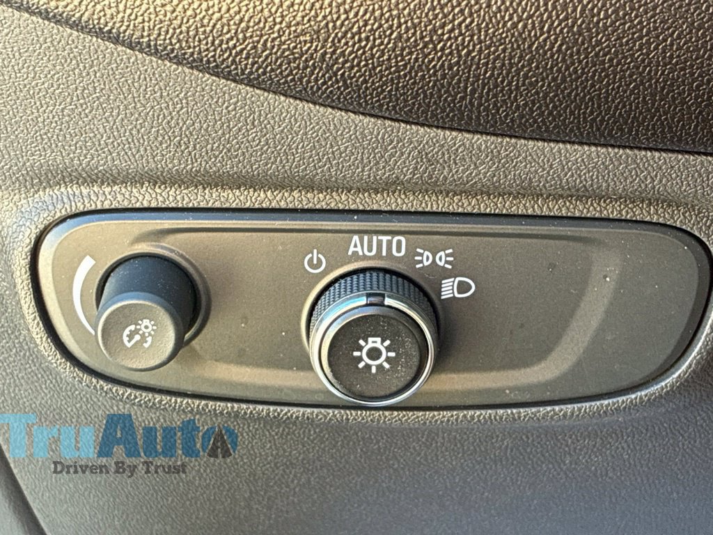 Used 2022 Chevrolet Equinox LT FWD image 35