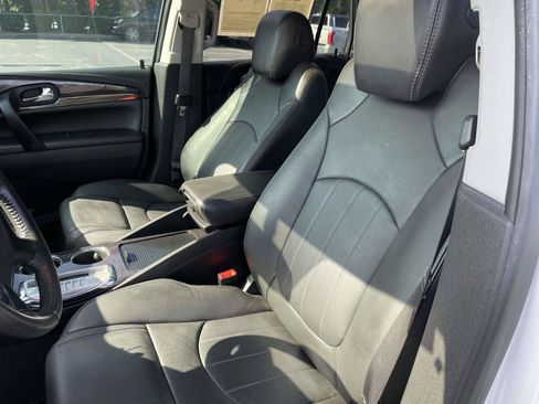 Used 2017 Buick Enclave Premium w/ Enclave Tuscan Edition FWD image 20