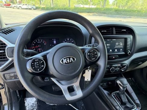 Used 2020 Kia Soul S FWD image 13