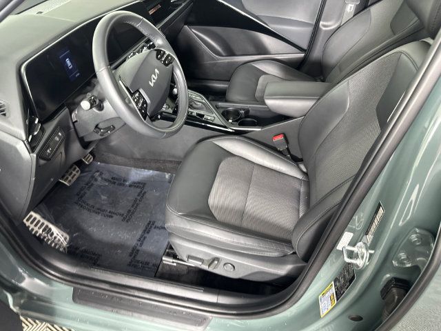 Used 2023 Kia Niro EX Touring FWD image 4