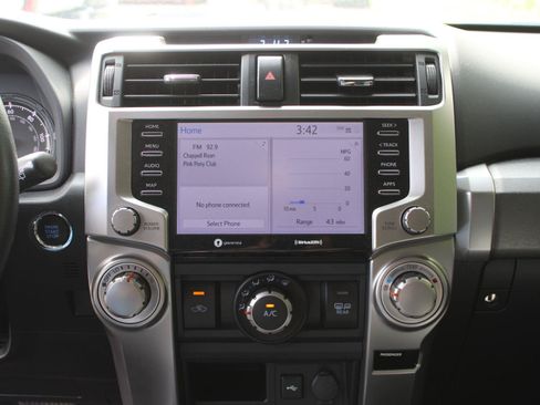 Used 2022 Toyota 4Runner SR5 AWD/4WD image 14