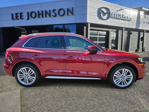 Used 2019 Audi Q5 2.0T Premium Plus w/ Premium Plus Package AWD/4WD image 6