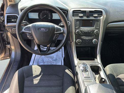 Used 2018 Ford Fusion SE FWD image 10